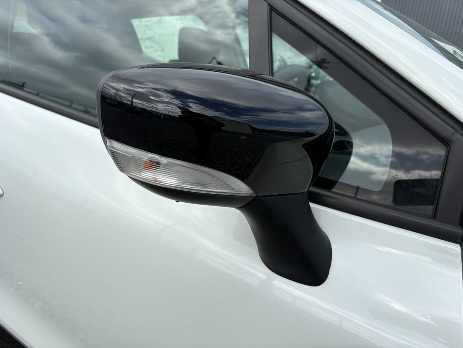 2019 Renault Clio - image 14