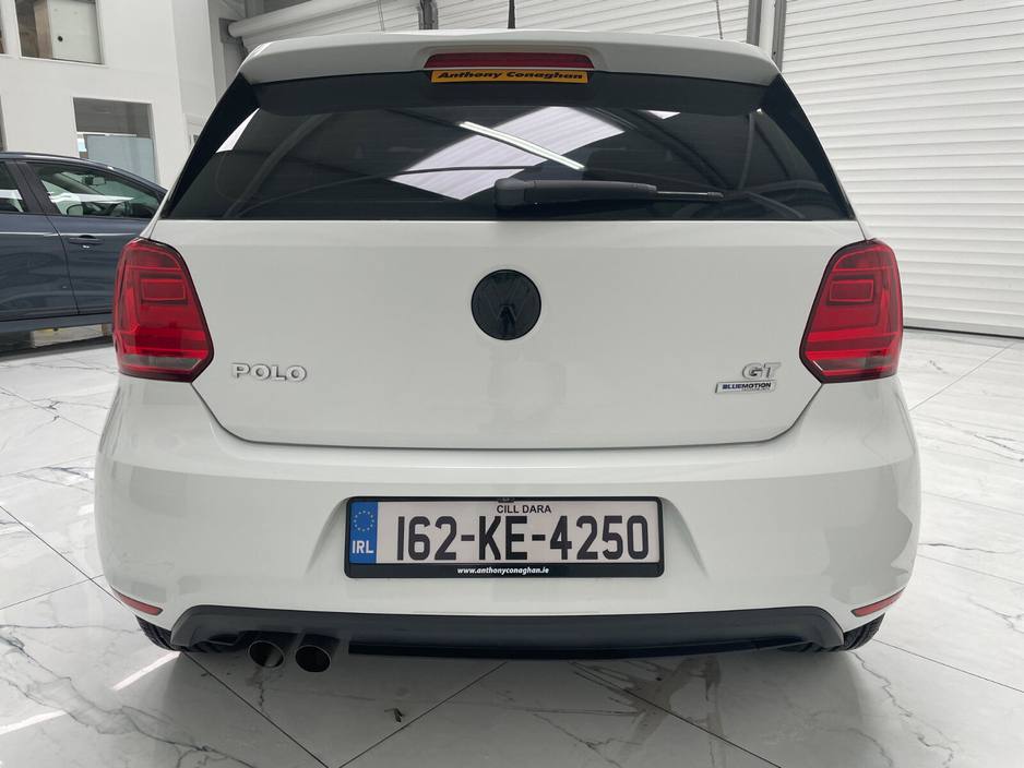 2016 Volkswagen Polo - image 4