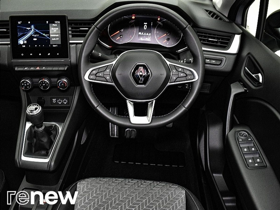 2022 Renault Captur - image 28