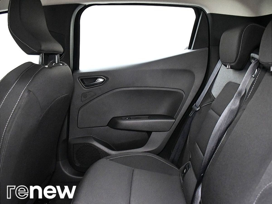 2025 Renault Clio - image 11