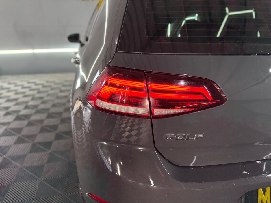 2019 Volkswagen Golf - image 12
