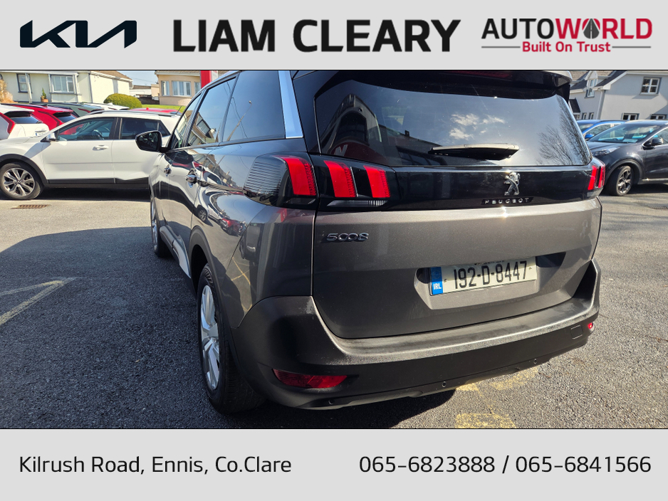 2019 Peugeot 5008 - image 5