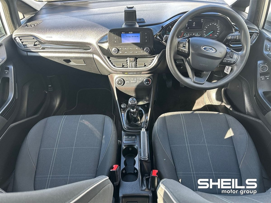 2018 Ford Fiesta - image 3