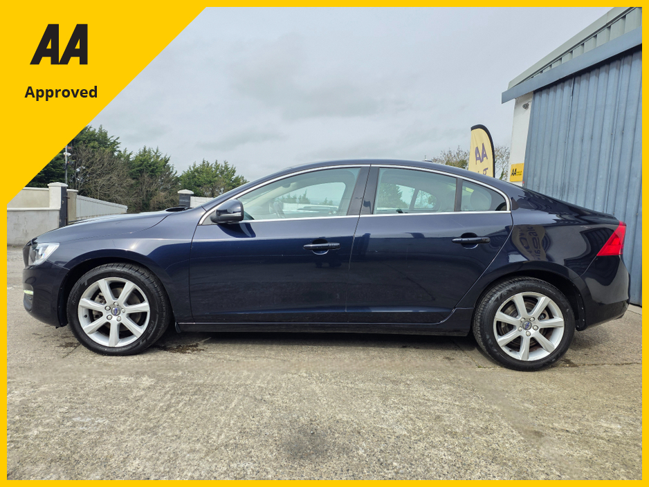 2018 Volvo S60 - image 5