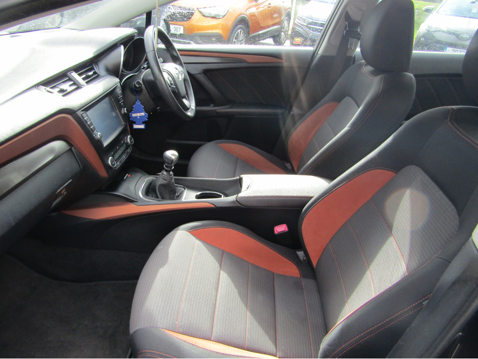 2018 Toyota Avensis - image 7