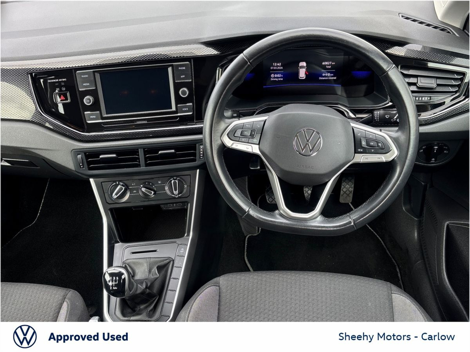 2023 Volkswagen Polo - image 2