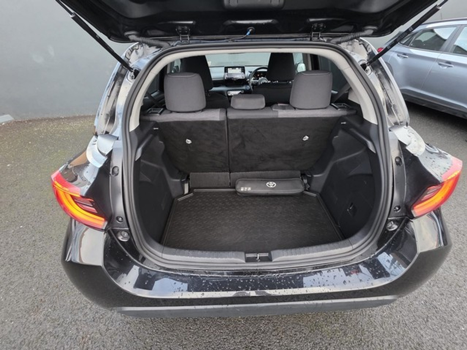 2022 Toyota Yaris 1.5 Hybrid Luna Sport 5Dr €19,949
