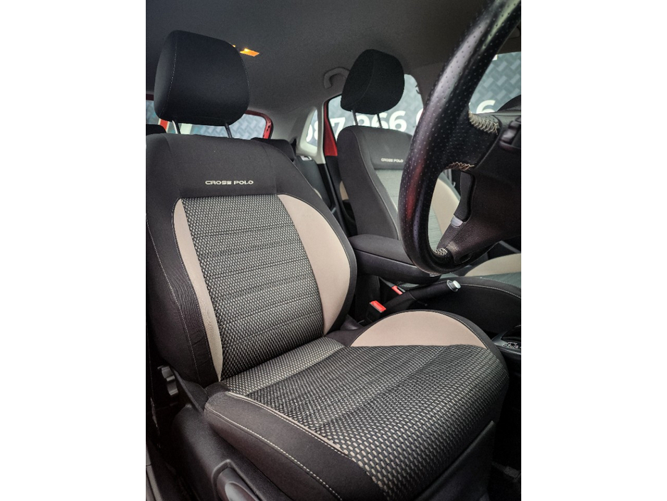 2013 Volkswagen Polo - image 27