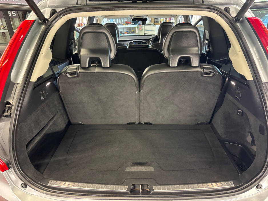 2016 Volvo XC90 - image 15