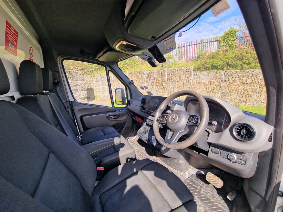 2020 Mercedes-Benz Sprinter - image 9
