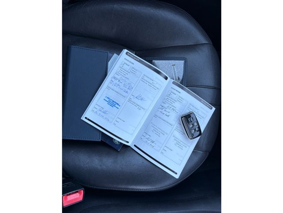 2013 Land Rover Discovery - image 10