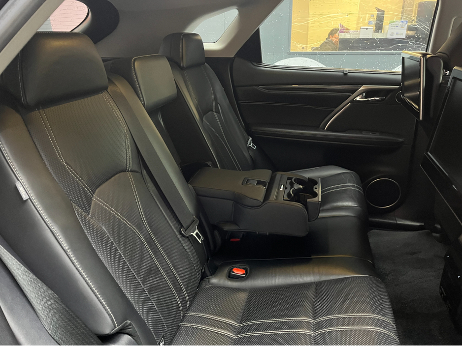 2020 Lexus RX 450hL - image 17