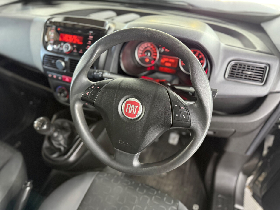 2017 Fiat Doblo - image 21