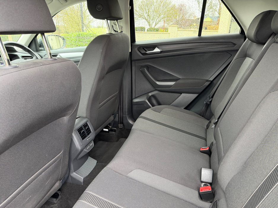 2023 Volkswagen T-Roc - image 18