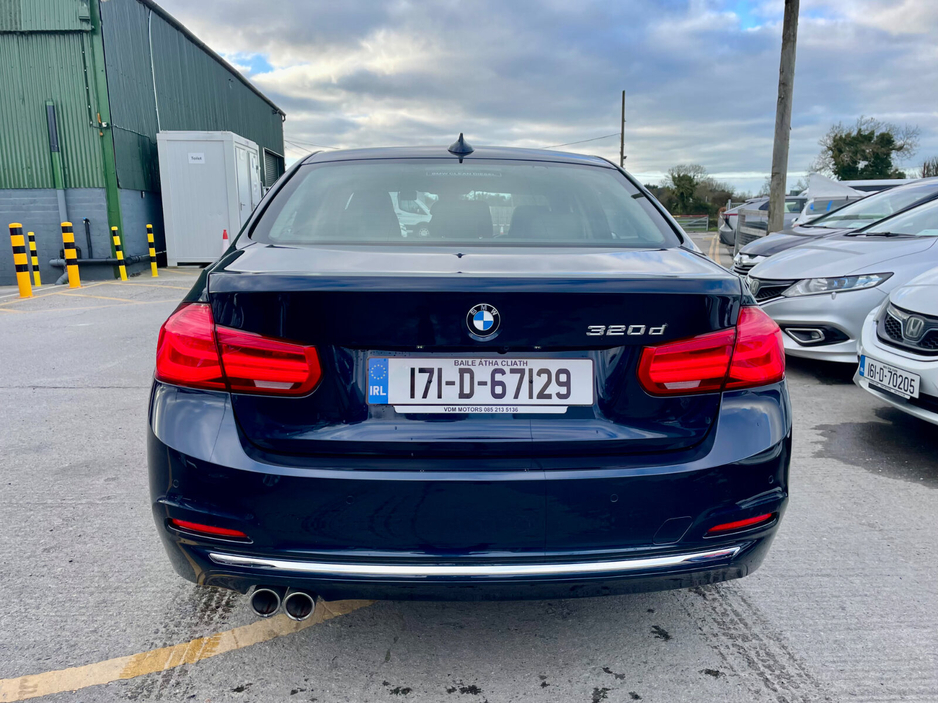 2017 BMW 3 Series - image 7