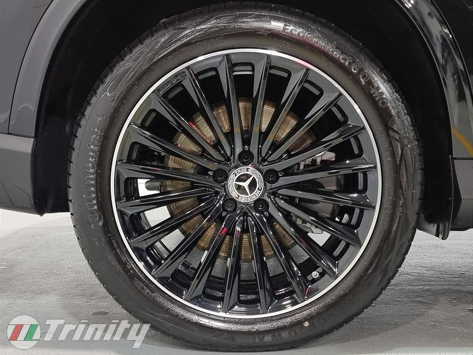 2025 Mercedes-Benz GLC Class - image 10