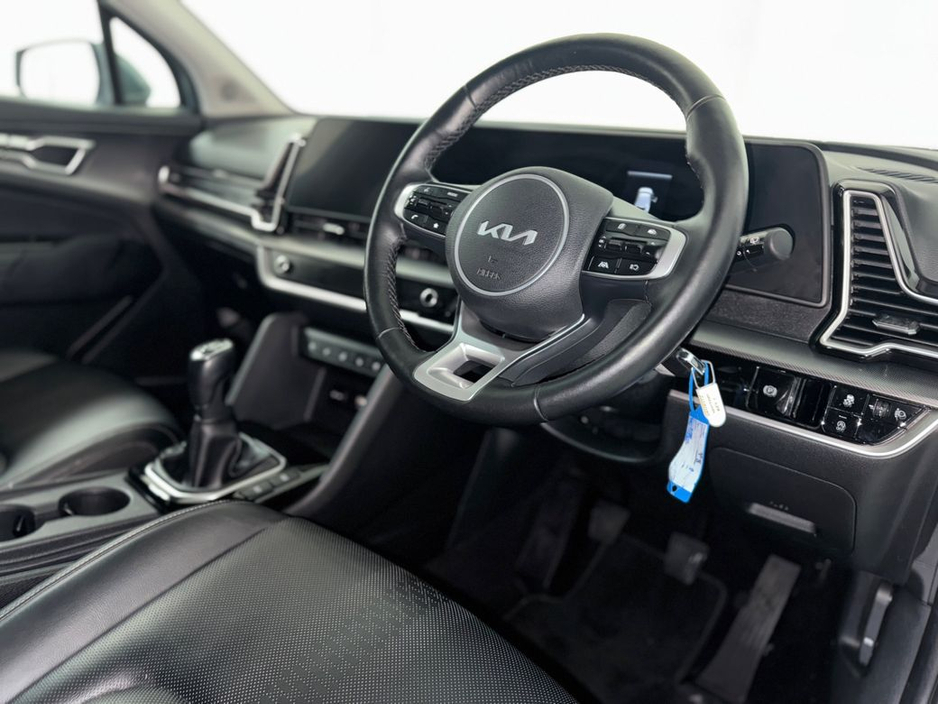 2024 Kia Sportage - image 2