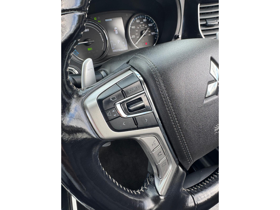 2018 Mitsubishi Outlander - image 36