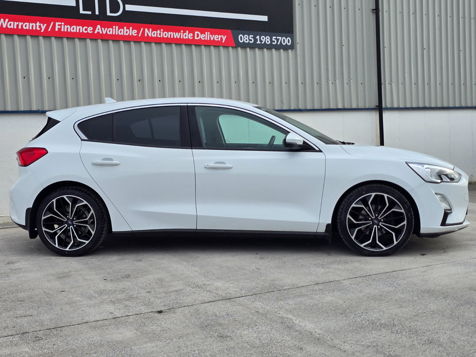 2019 Ford Focus - image 7