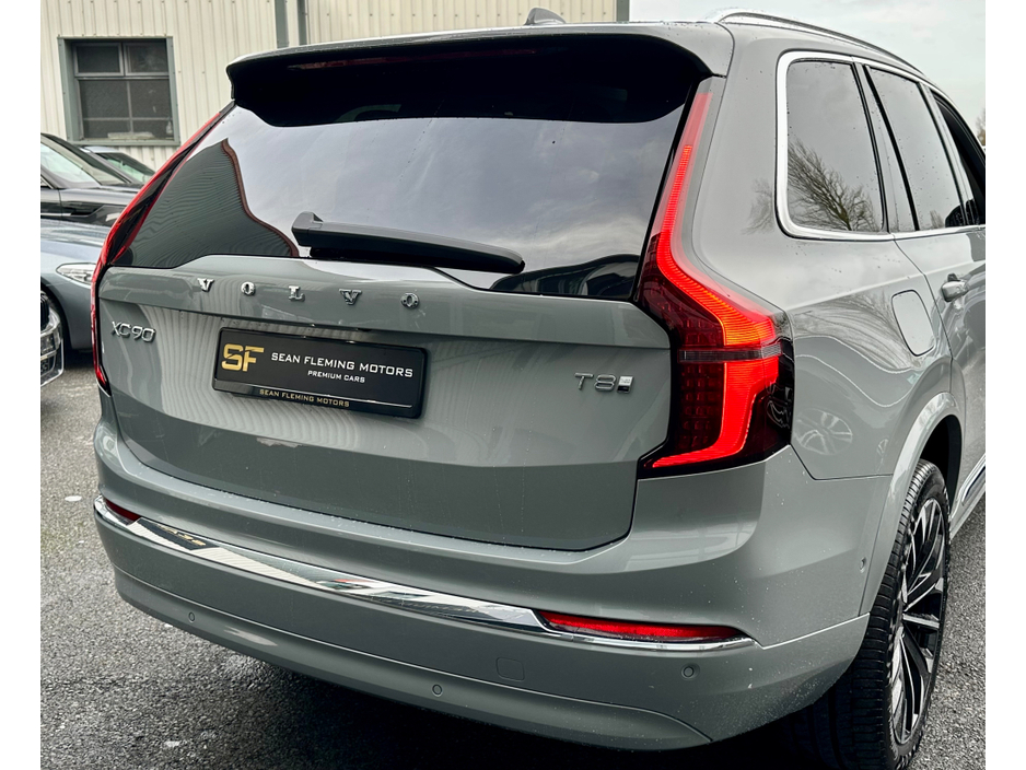 2025 Volvo XC90 - image 21