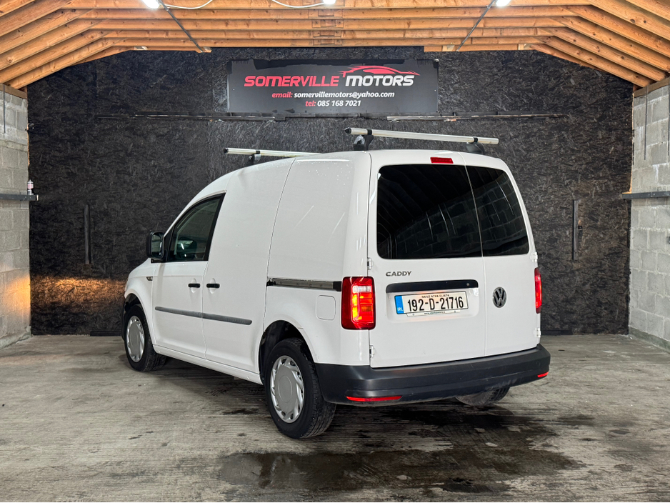 2019 Volkswagen Caddy - image 6