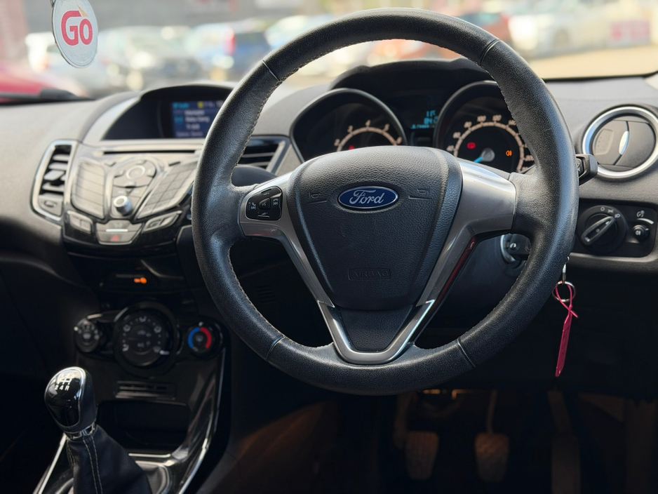 2016 Ford Fiesta - image 7
