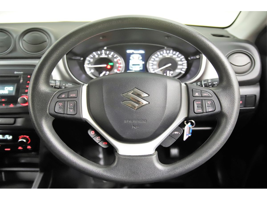 2023 Suzuki Vitara - image 17