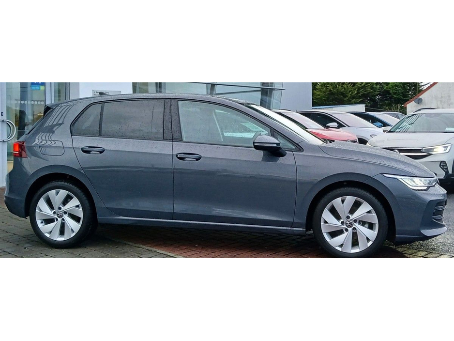 2025 Volkswagen Golf Edition 75 2.0TDI 116HP *PARK ASSIST, ANDROID AUTO/APPLE CARPLAY & MUCH MORE!* €35,995
