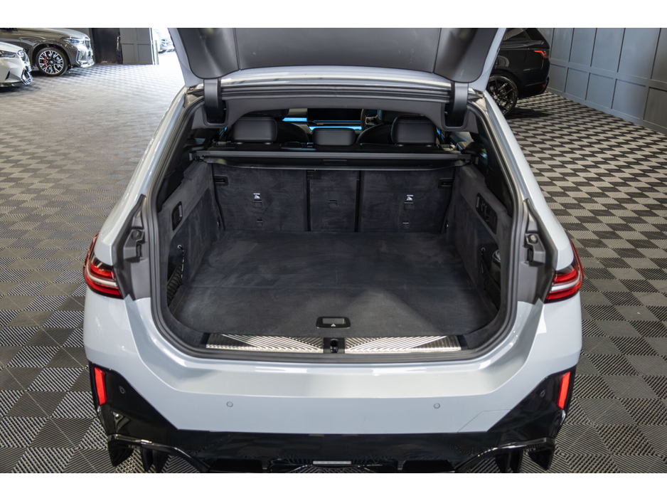 2025 BMW 5 Series 530e M Sport €63,950