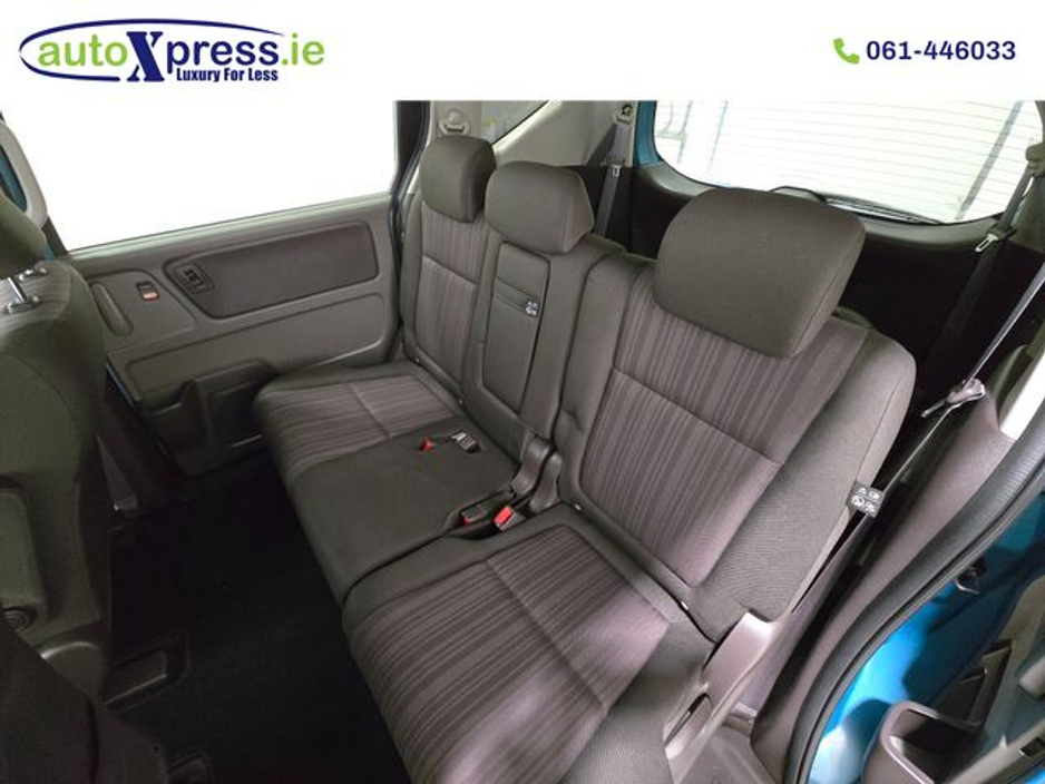 2018 Honda Freed - image 6