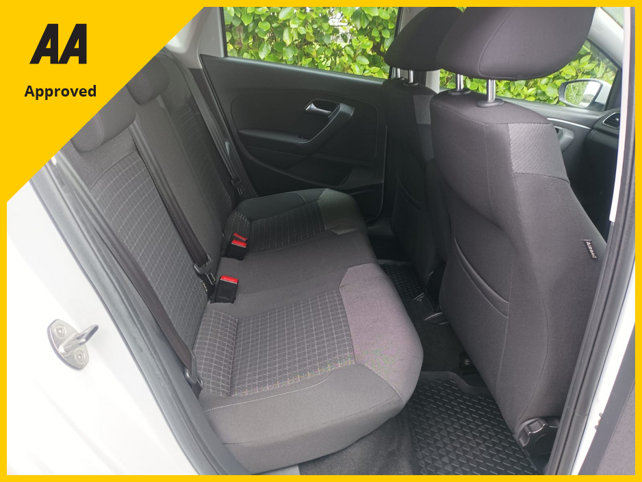 2017 Volkswagen Polo 1.2 TSI COMFORTLINE SPOTLESS WITH ONLY 24,524kms COMPREHENSIVE SERVICE HISTORY (10 STAMPS) FACTORY IMMOBILISER LEATHER STEERING WHEEL AUTO HEADLIGHTS FRONT FOGS ALLOY WHEELS ANDROID AUTO APPLE CARPLAY €14,395