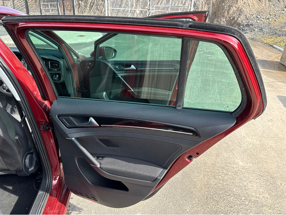 2019 Volkswagen Golf - image 14