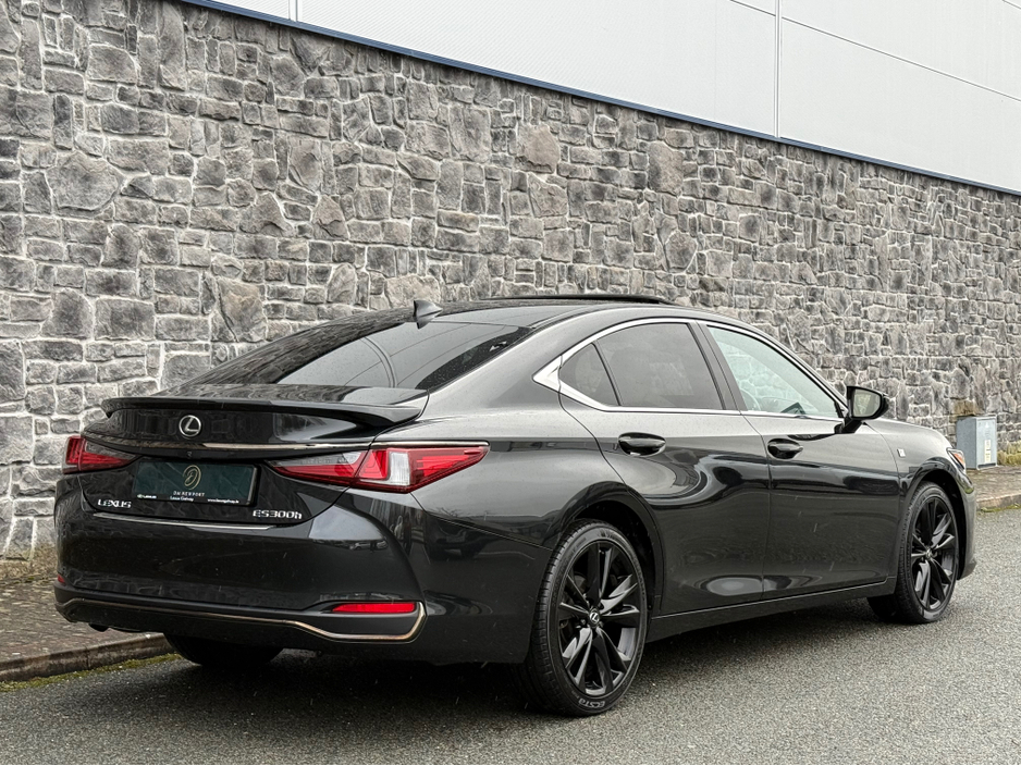 2024 Lexus ES 300 H F SPORT ES 300H 4DR AUTO €48,950