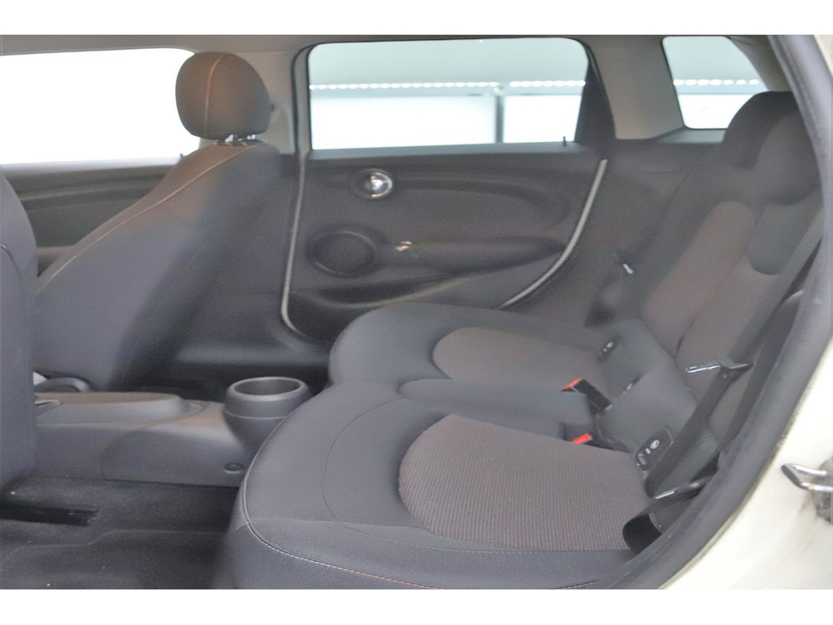 2017 MINI Hatch 1.5 AUTO 5DR *1 YEARS WARRANTY* €15,990