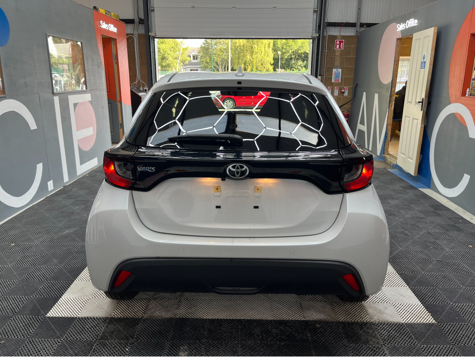 2024 Toyota Yaris YARIS AUTOMATIC 1.0 PETROL / 7k KMs / REVERSE CAMERA & MORE €20,950