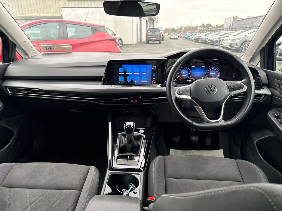 2023 Volkswagen Golf 2.0 TDI 115HP Style €29,975