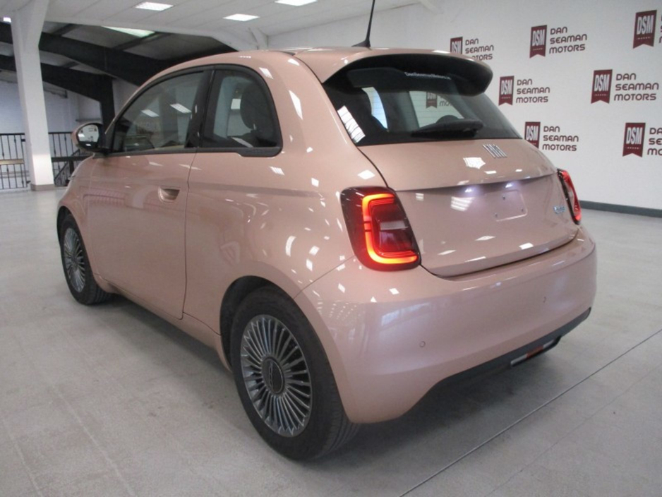 2025 Fiat 500e  €26,145