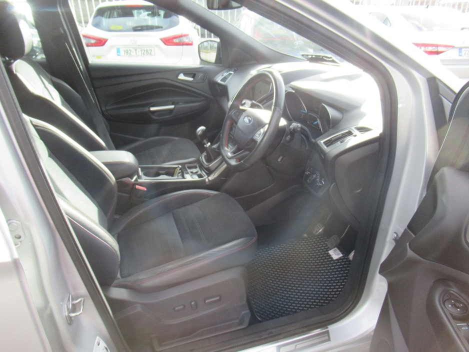 2019 Ford Kuga - image 15