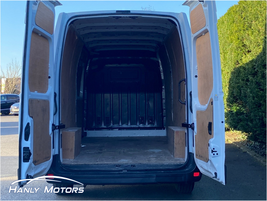 2021 Renault Master - image 16