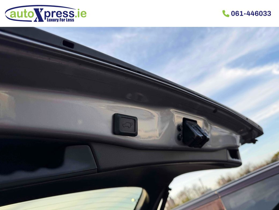 2021 Toyota Rav4 - image 12