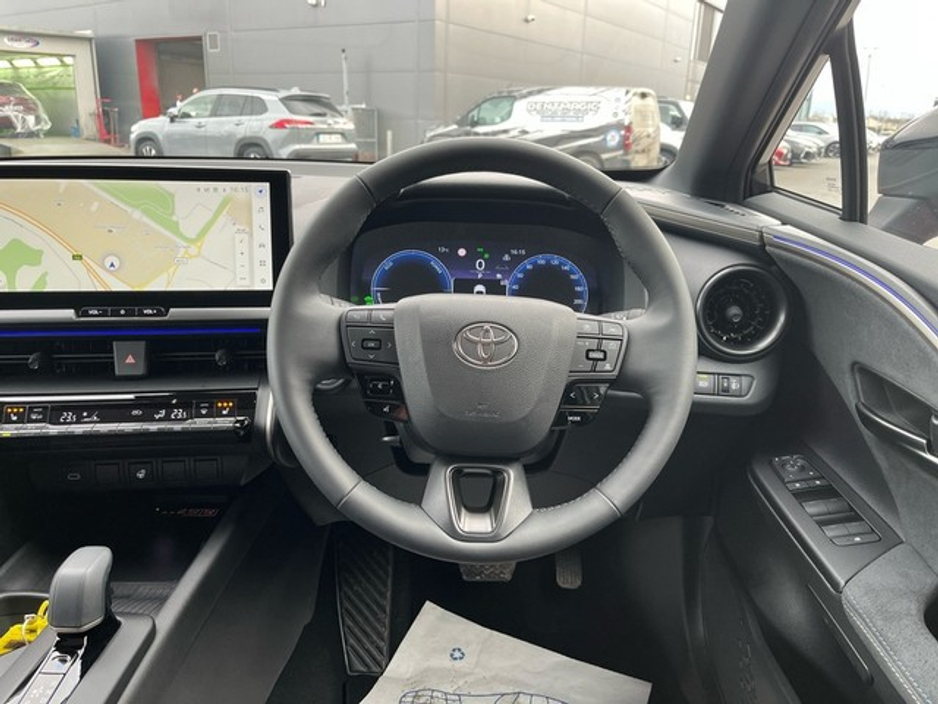 2025 Toyota C-HR - image 9