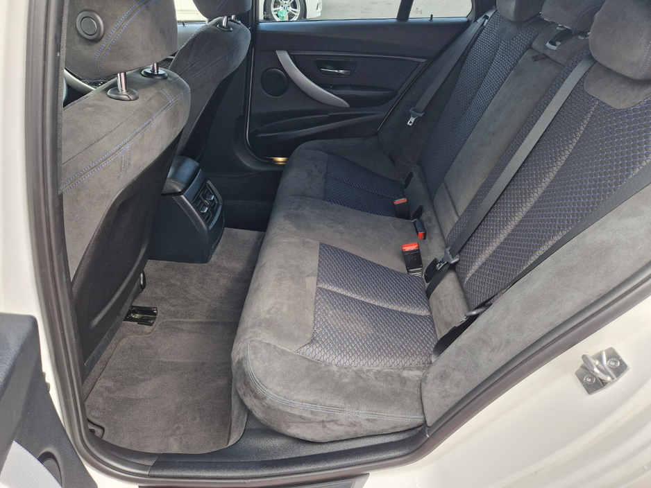 2014 BMW 3 Series - image 21