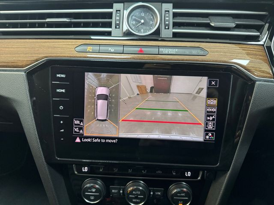 2019 Volkswagen Passat - image 14