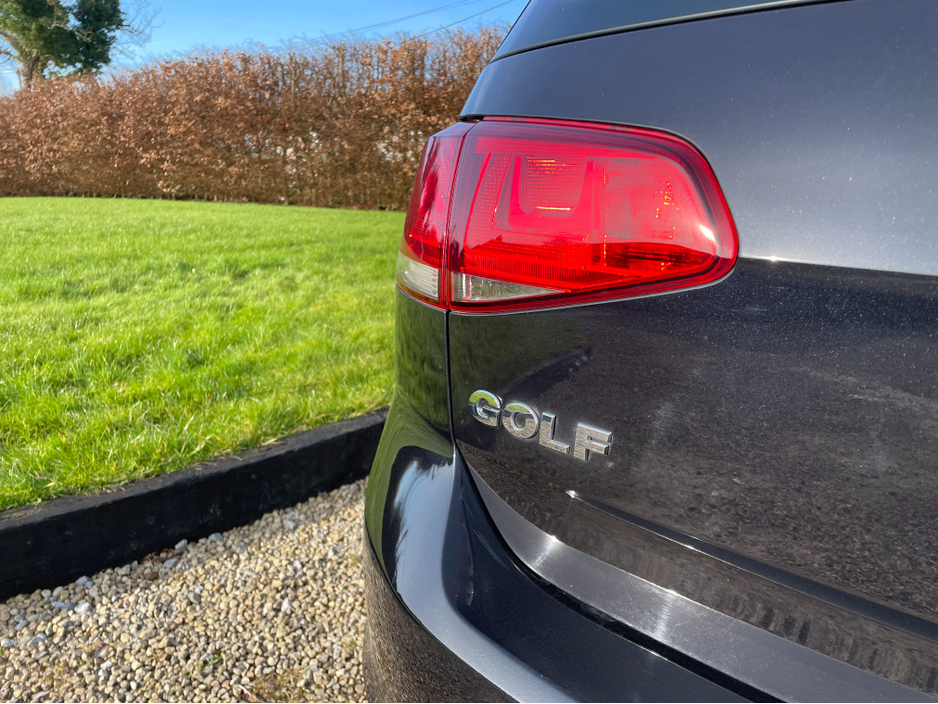 2016 Volkswagen Golf - image 9