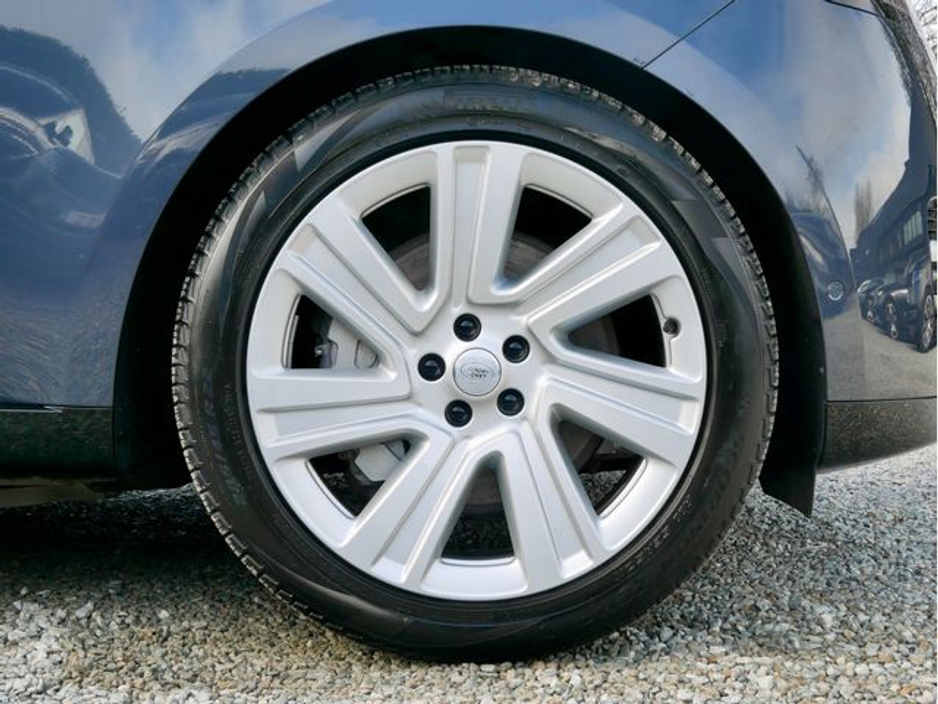 2025 Land Rover Range Rover - image 8