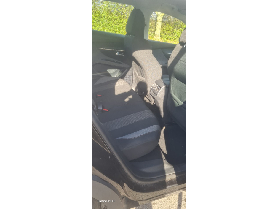 2017 Peugeot 3008 - image 5