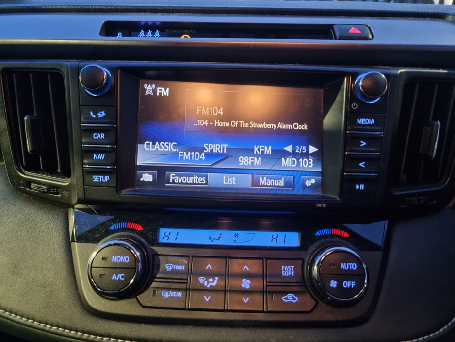 2016 Toyota Rav4 - image 7