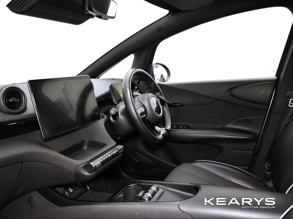 2025 BYD Dolphin - image 9