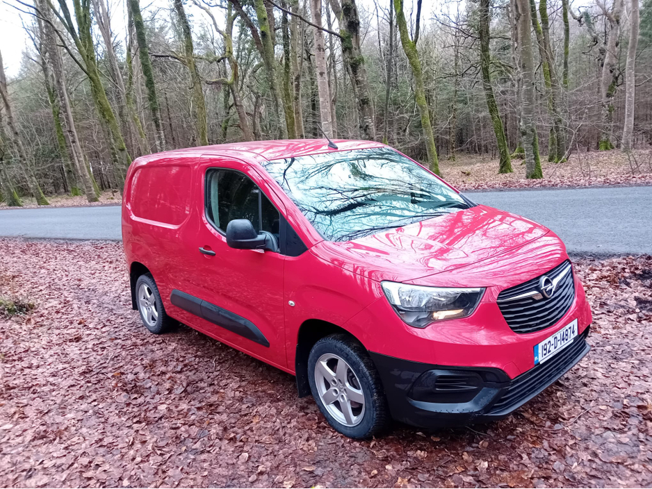 2019 Opel Combo - image 3