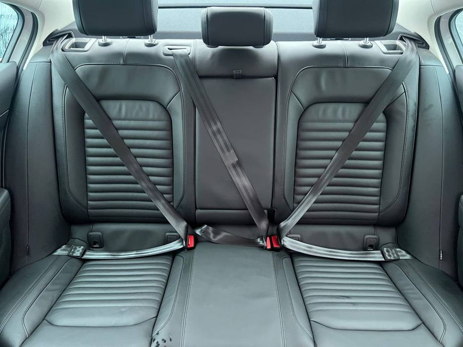 2017 Volkswagen Passat GTE 1.4 HYBRID // FULL SERVICE HISTORY // LEATHER HEATED SEATS // 18" ALLOYS // APPLE CARPLAY/ANDROID AUTO €18,900